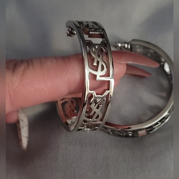 YVES SAINT LAURENT earrings - Picture 3 of 5